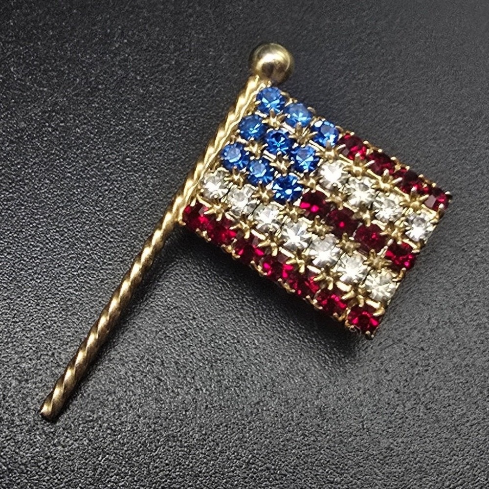 Rhinestone American Flag Brooch USA Patriotic Vintage Jewelry